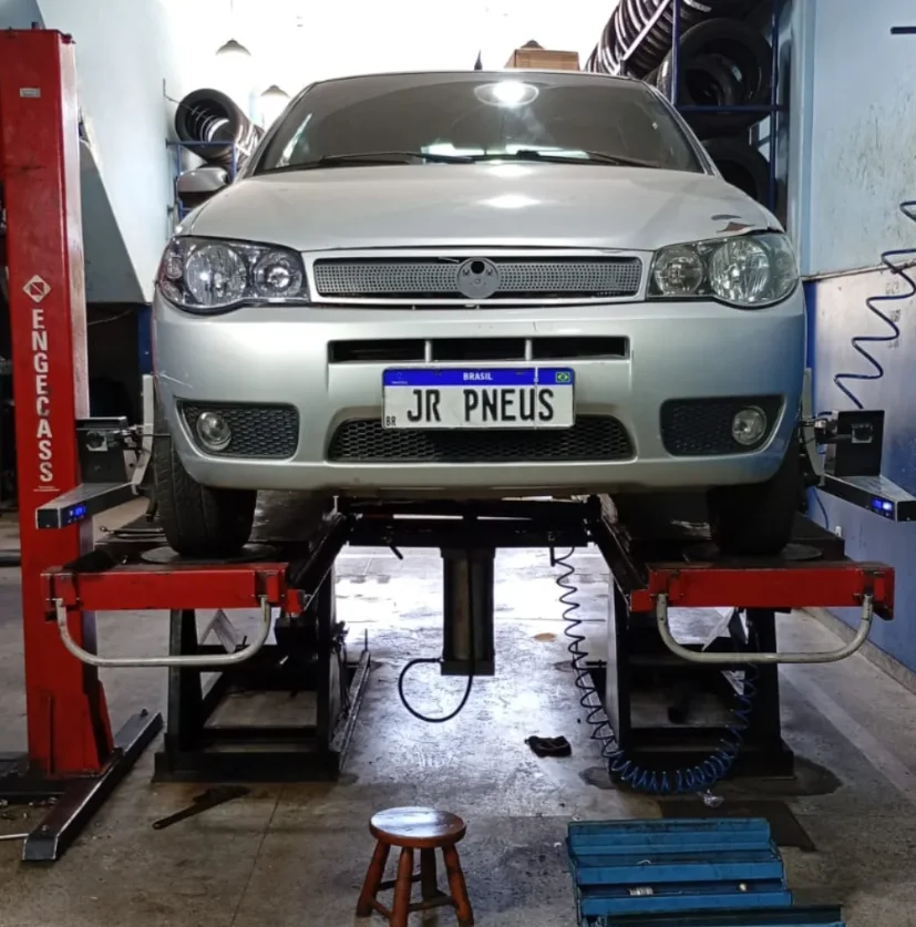 Estrutura interna da loja JR Pneus